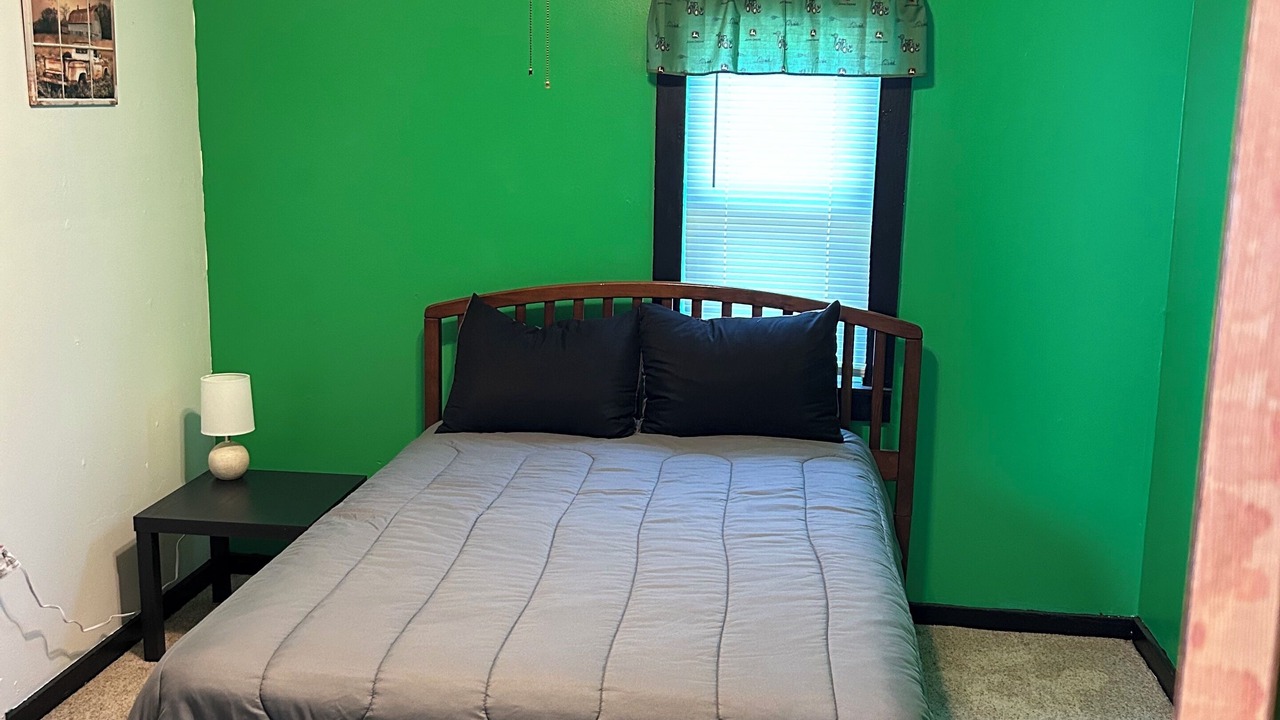 Photo of Bedroom in Phelps County