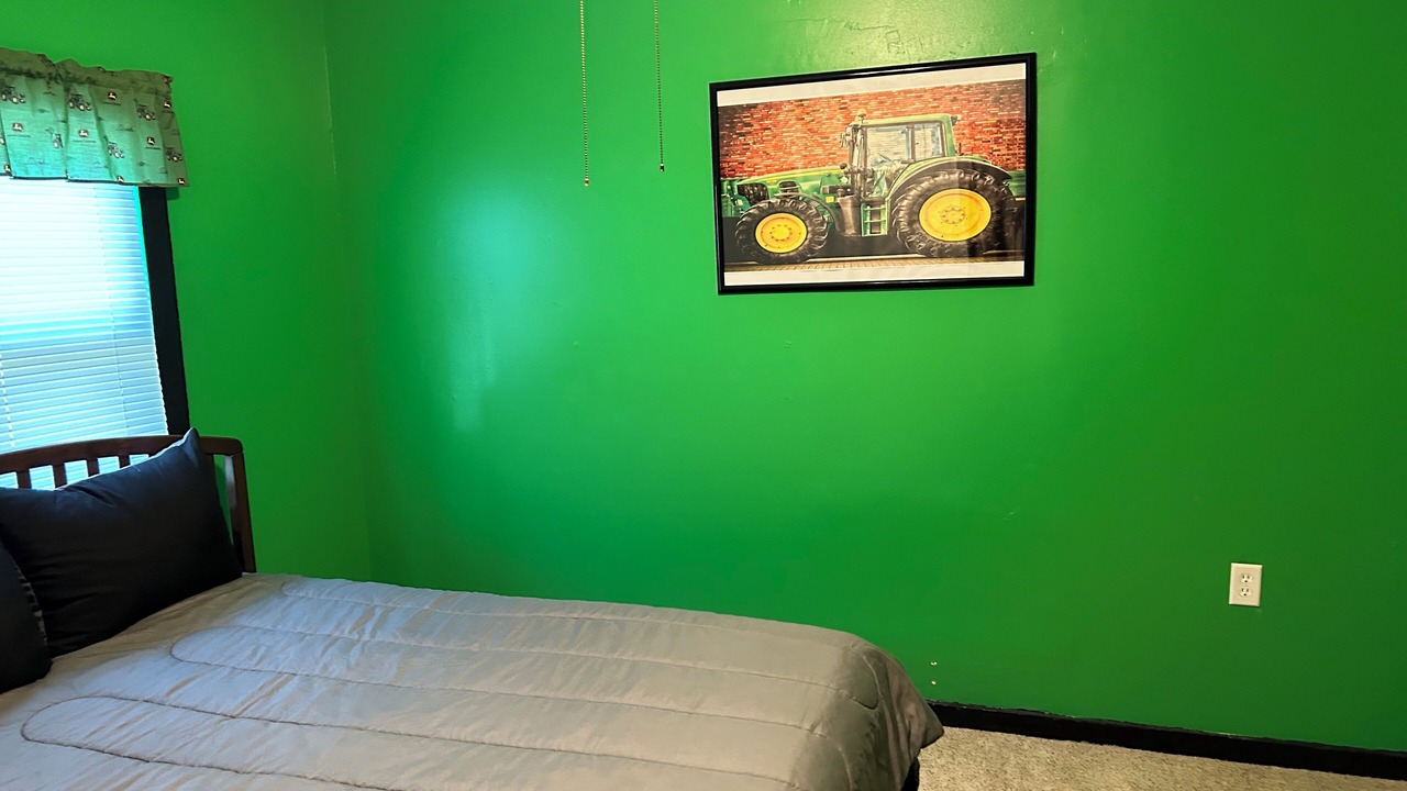 Photo of Bedroom in Phelps County