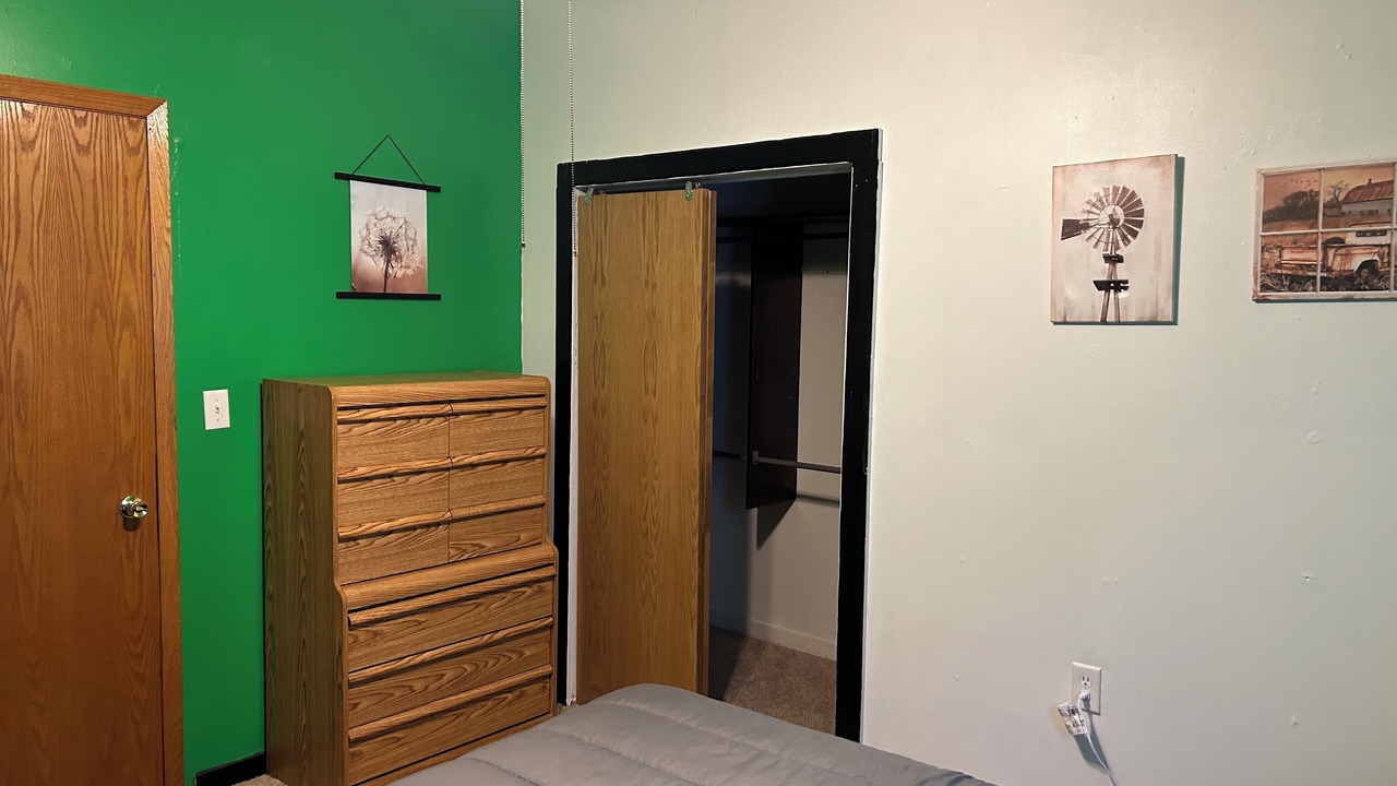 Photo of Bedroom in Phelps County
