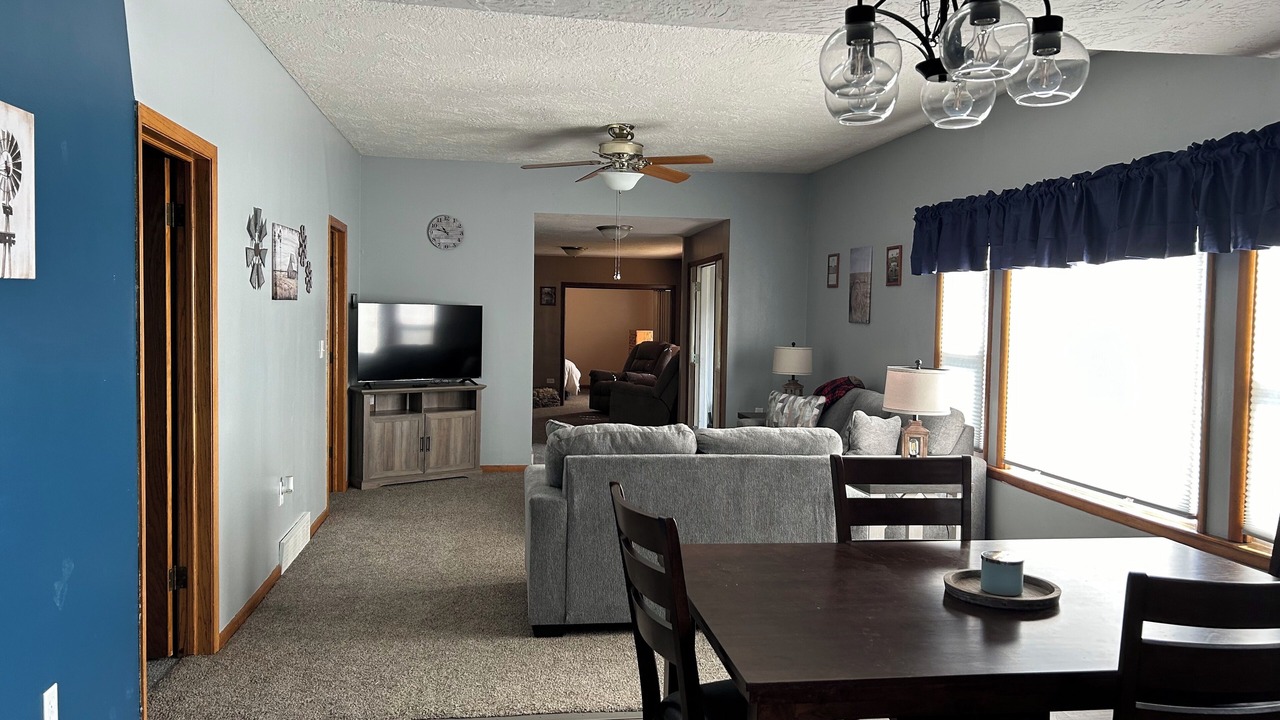 Photo of Livingroom in Phelps County
