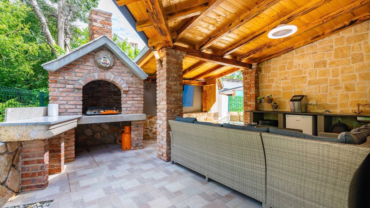 Photo of Patio Balcony in Gabonjin