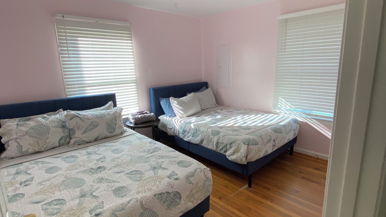 Photo of Bedroom in Willoughby Spit