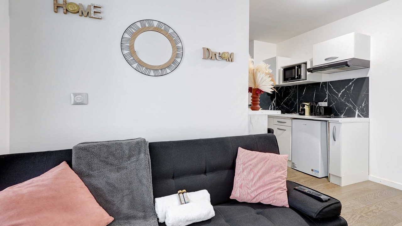 Photo of Livingroom in 19th Arrondissement