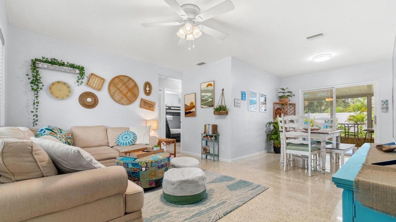 Photo of Livingroom in South Pinellas Community Council