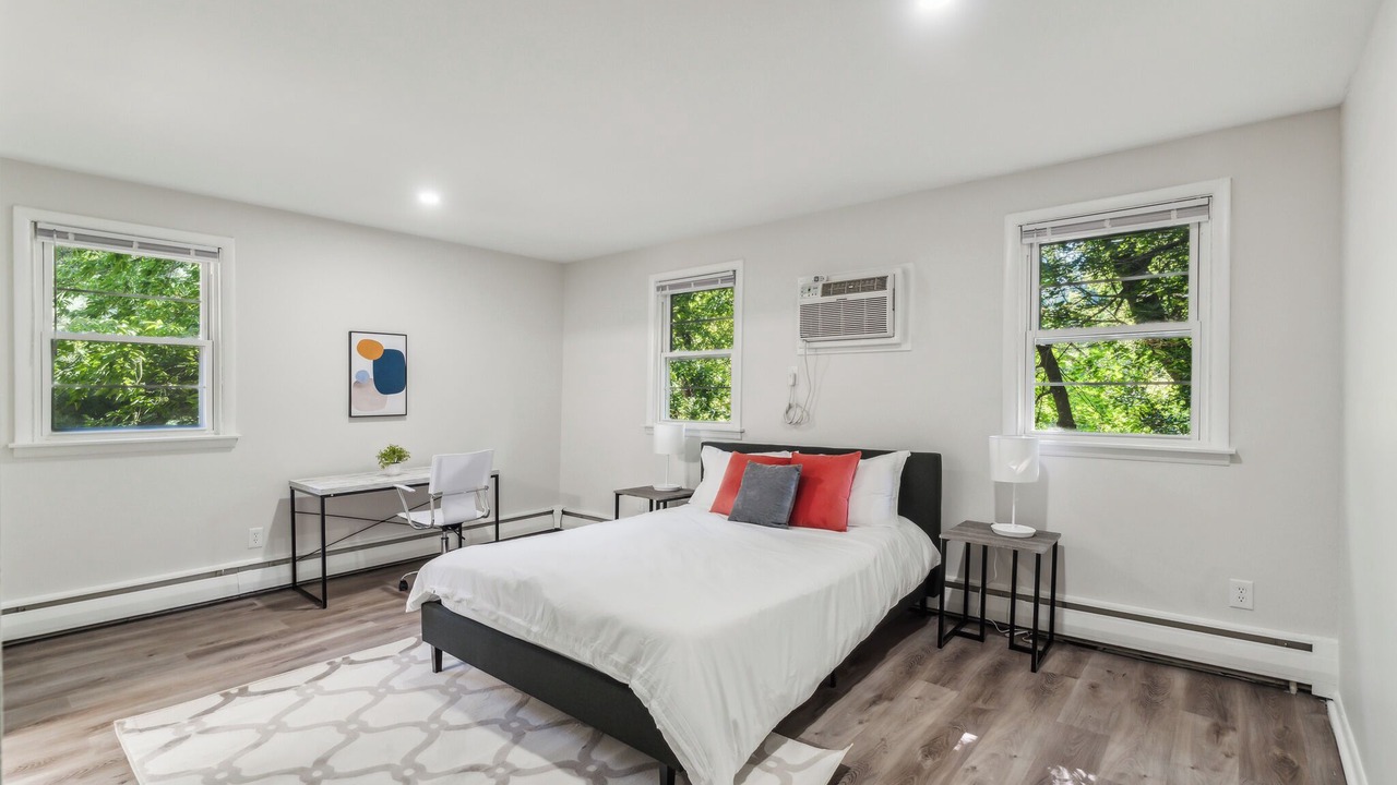 Photo of Bedroom in Newark