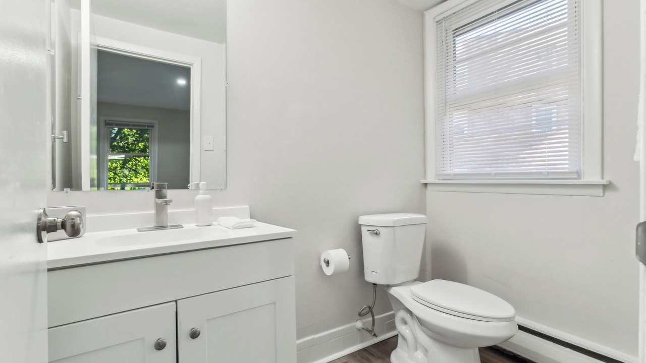 Photo of Bathroom in Newark