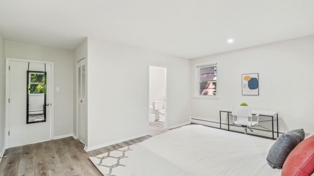 Photo of Bedroom in Newark