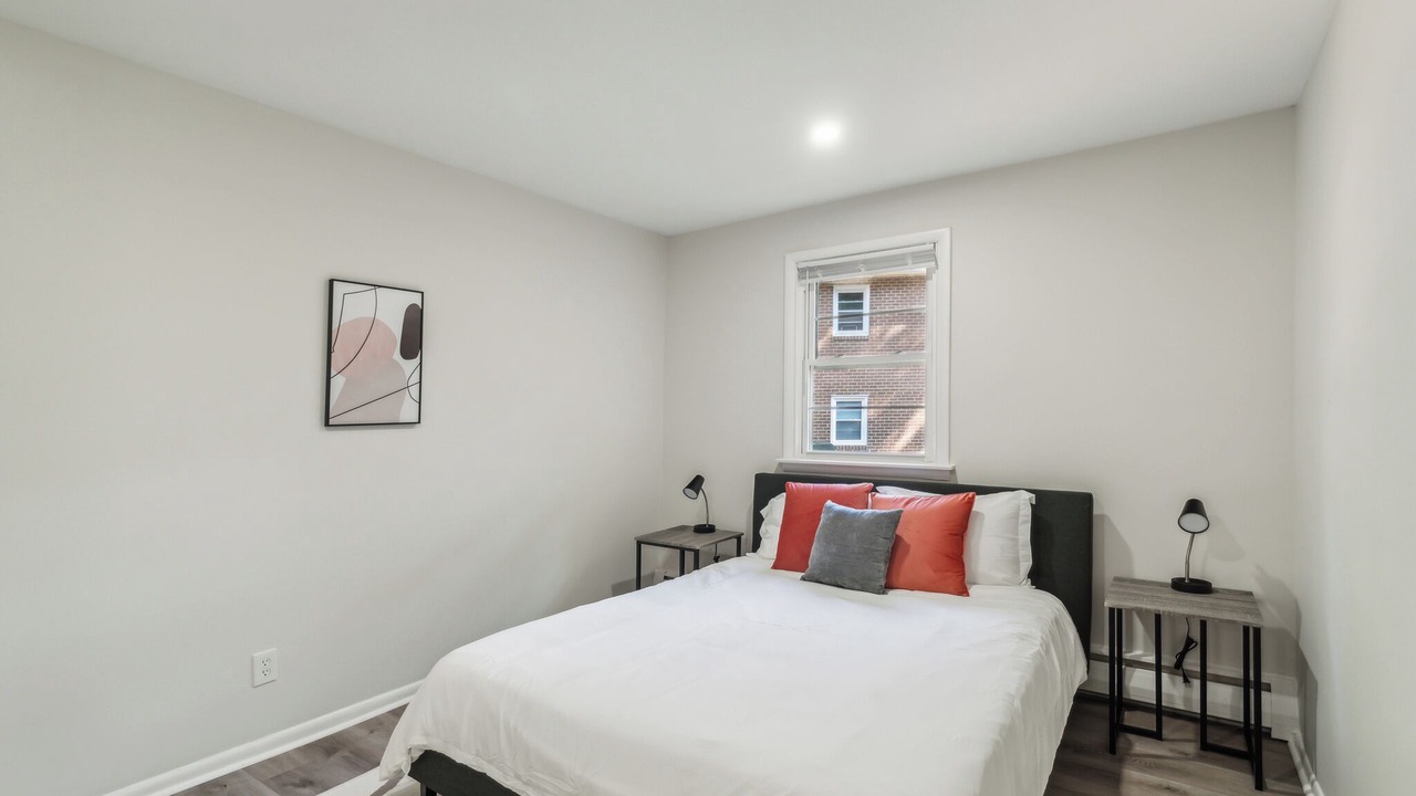 Photo of Bedroom in Newark