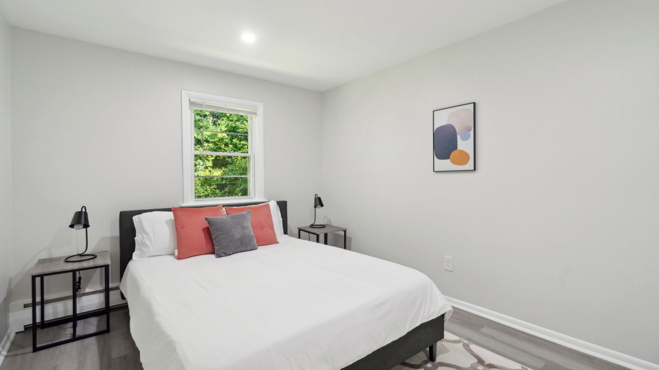 Photo of Bedroom in Newark