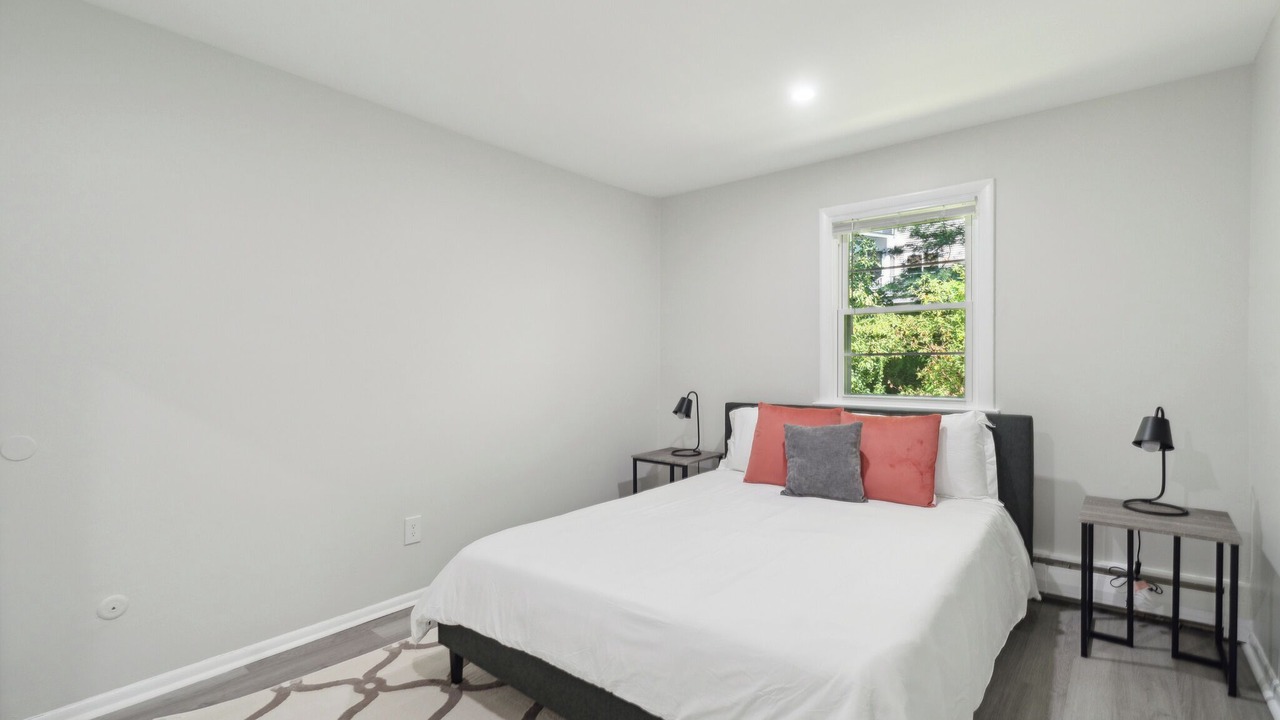 Photo of Bedroom in Newark