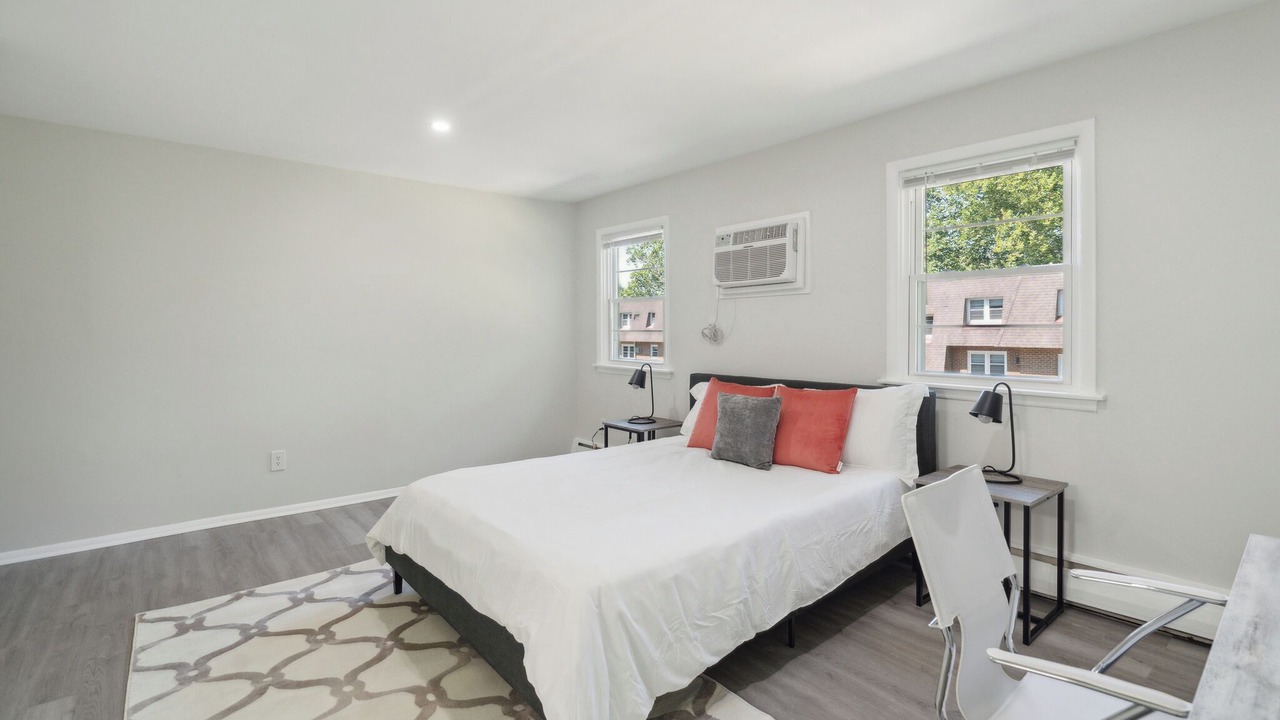 Photo of Bedroom in Newark
