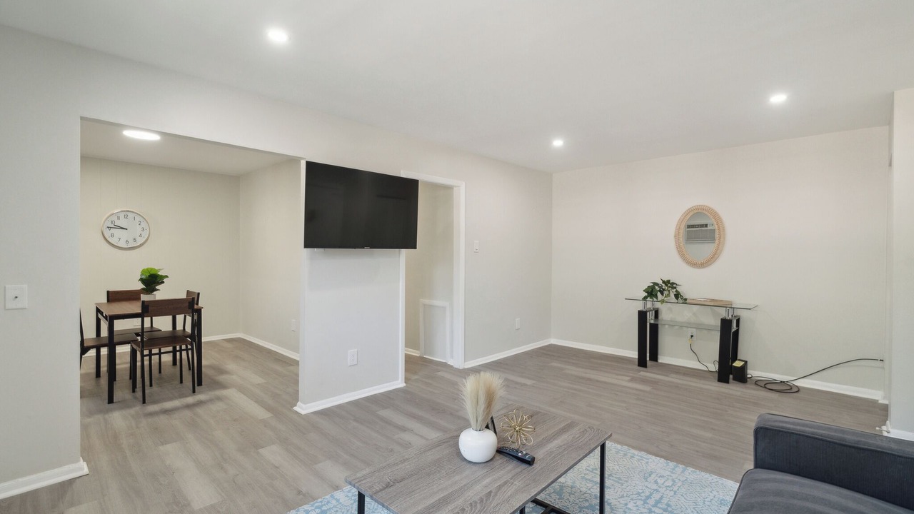 Photo of Livingroom in Newark