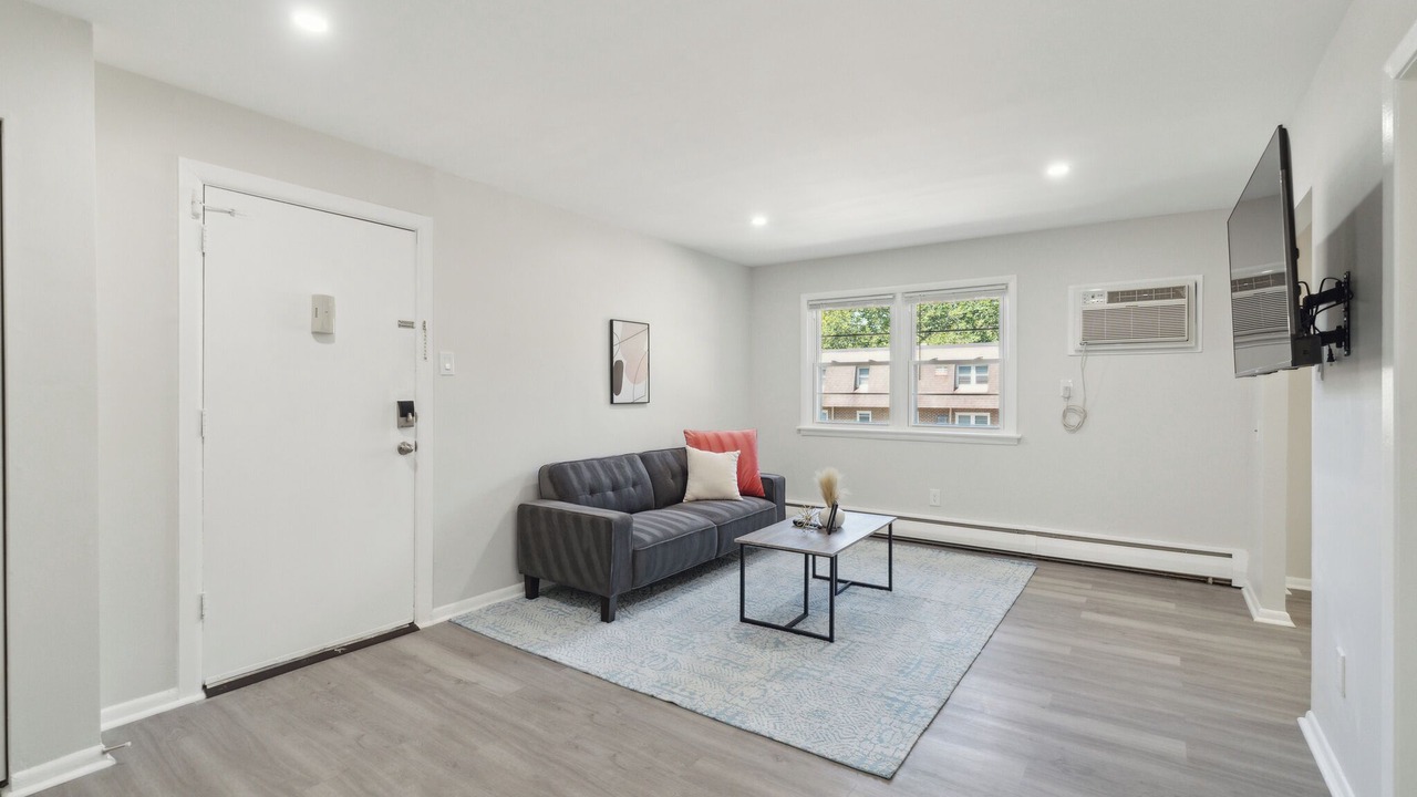 Photo of Livingroom in Newark