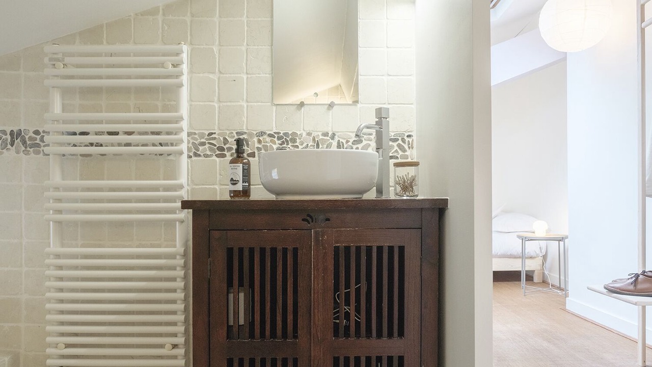 Photo of Bathroom in Clermont Ferrand City Centre