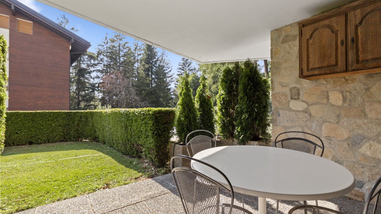 Photo of Outdoor in Noes