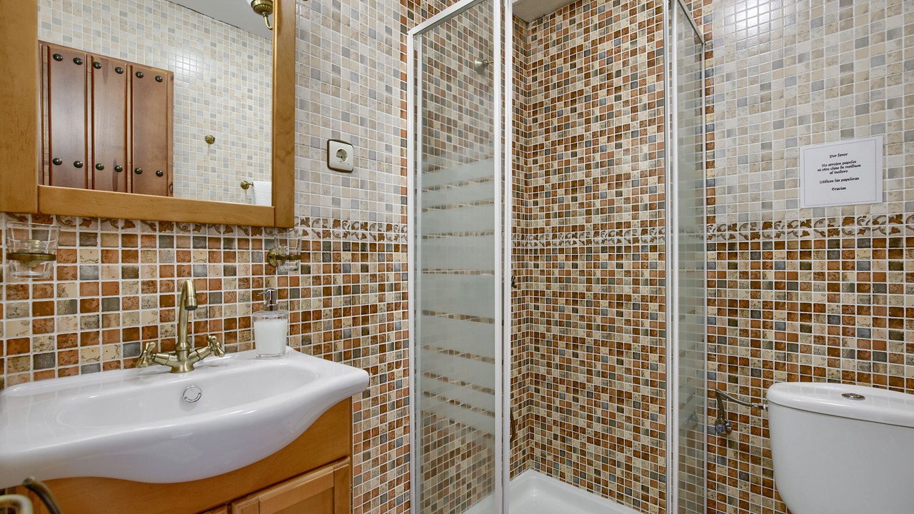 Photo of Bathroom in Majaelrayo