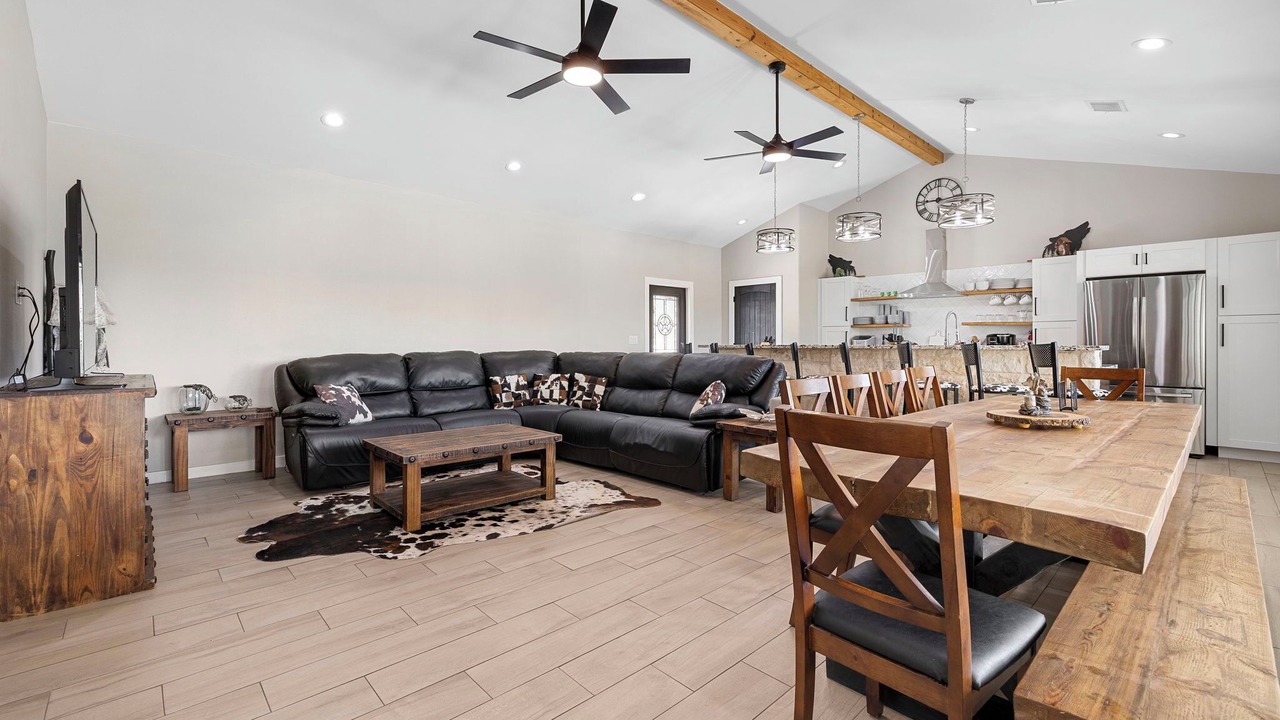 Photo of Livingroom in Concan
