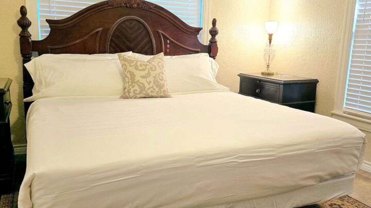 Photo of Bedroom in Uvalde