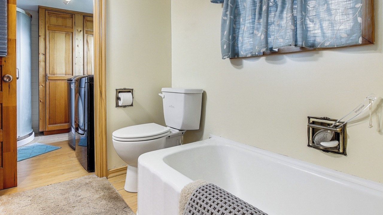 Photo of Bathroom in Marion