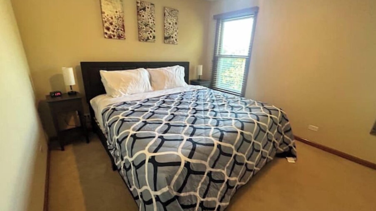 Photo of Bedroom in Glen Ellyn