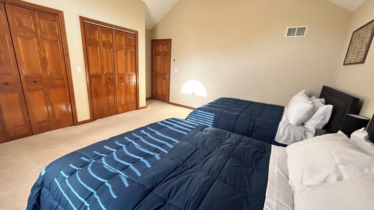 Photo of Bedroom in Glen Ellyn