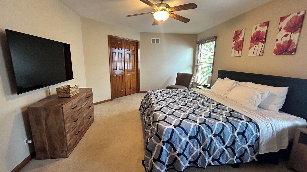 Photo of Bedroom in Glen Ellyn