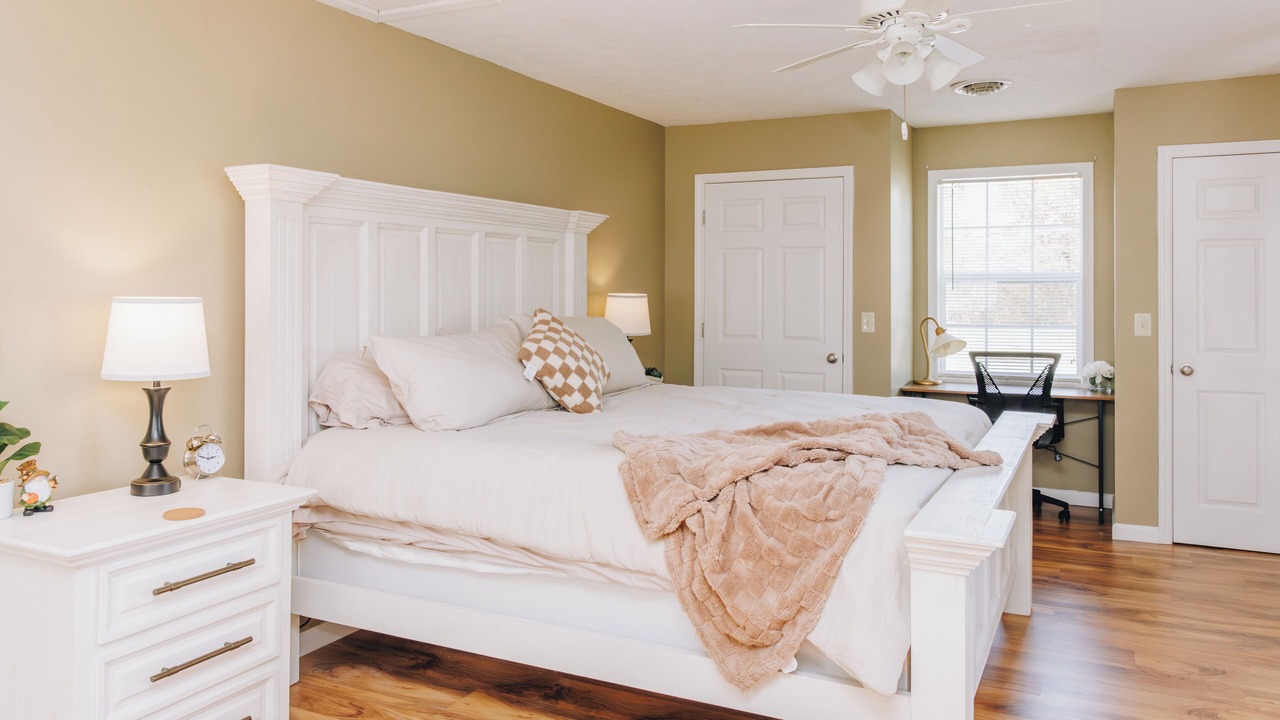 Photo of Bedroom in Means