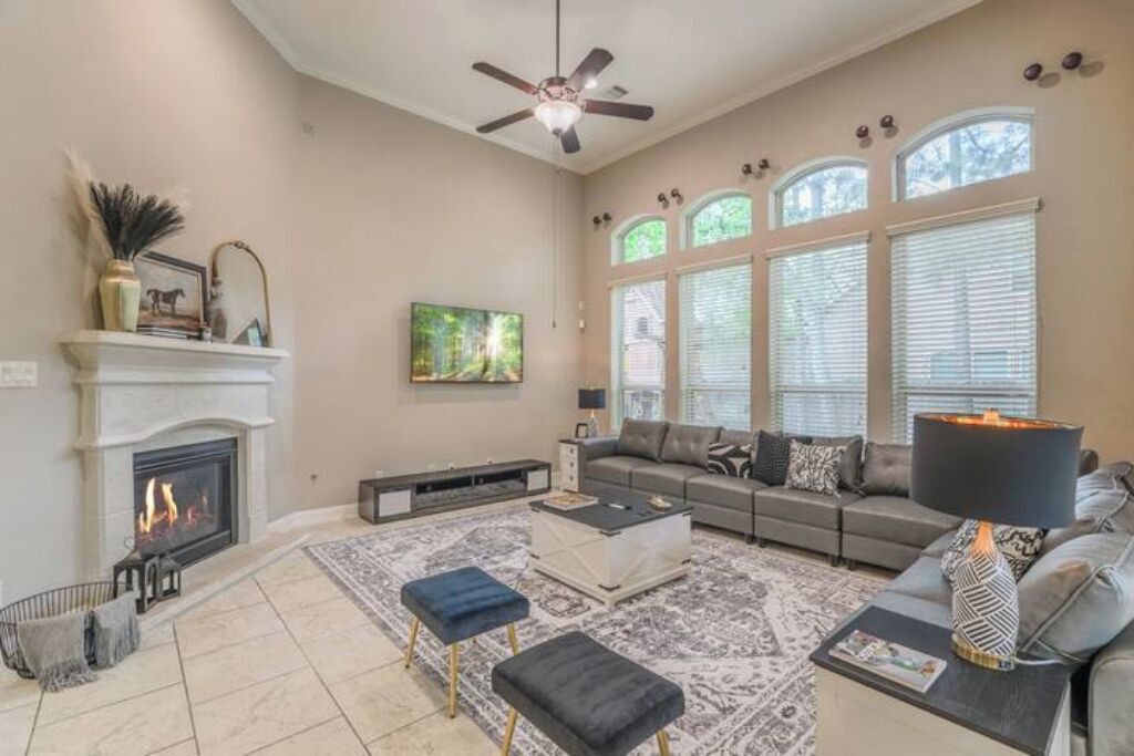 Photo of Livingroom in Spring