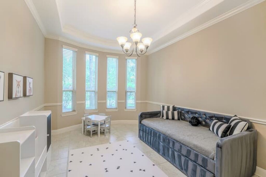 Photo of Livingroom in Spring