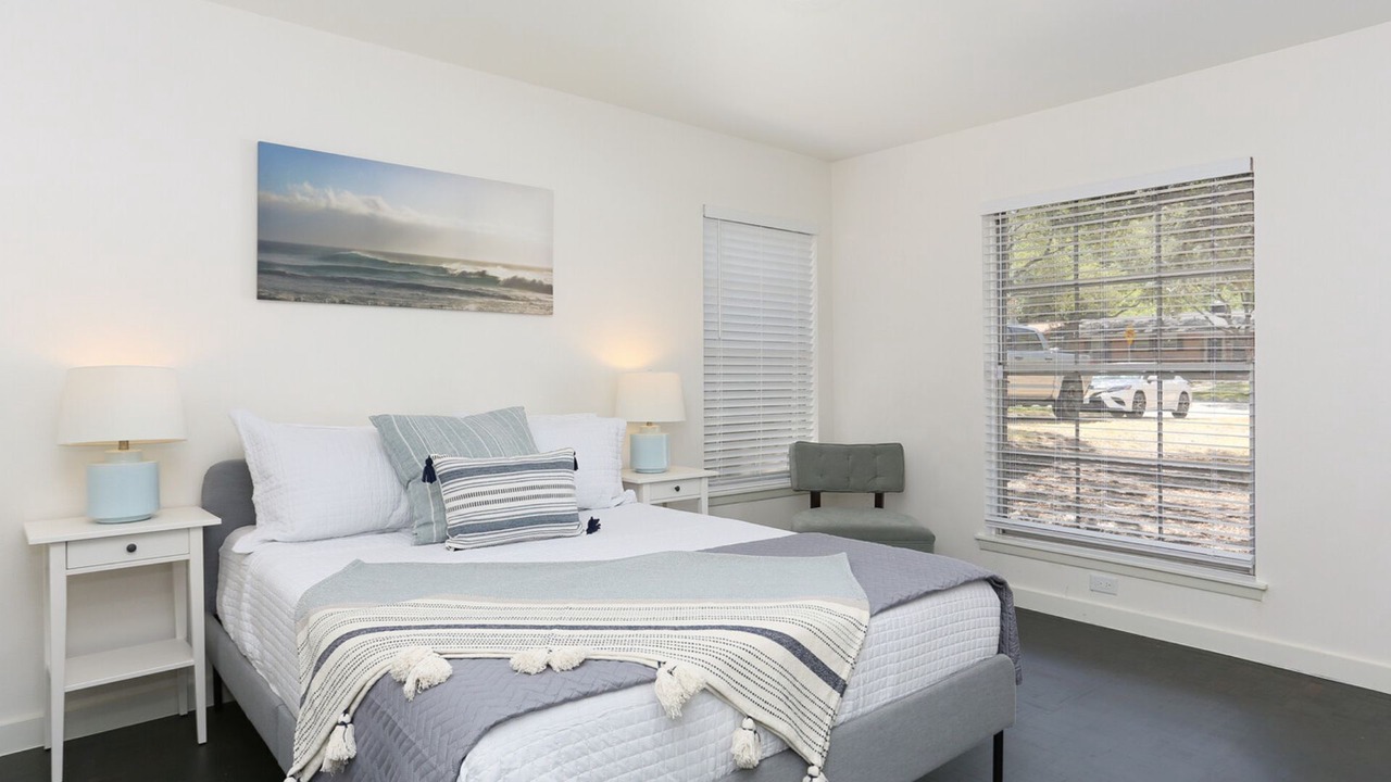 Photo of Bedroom in Oak Park - Northwood