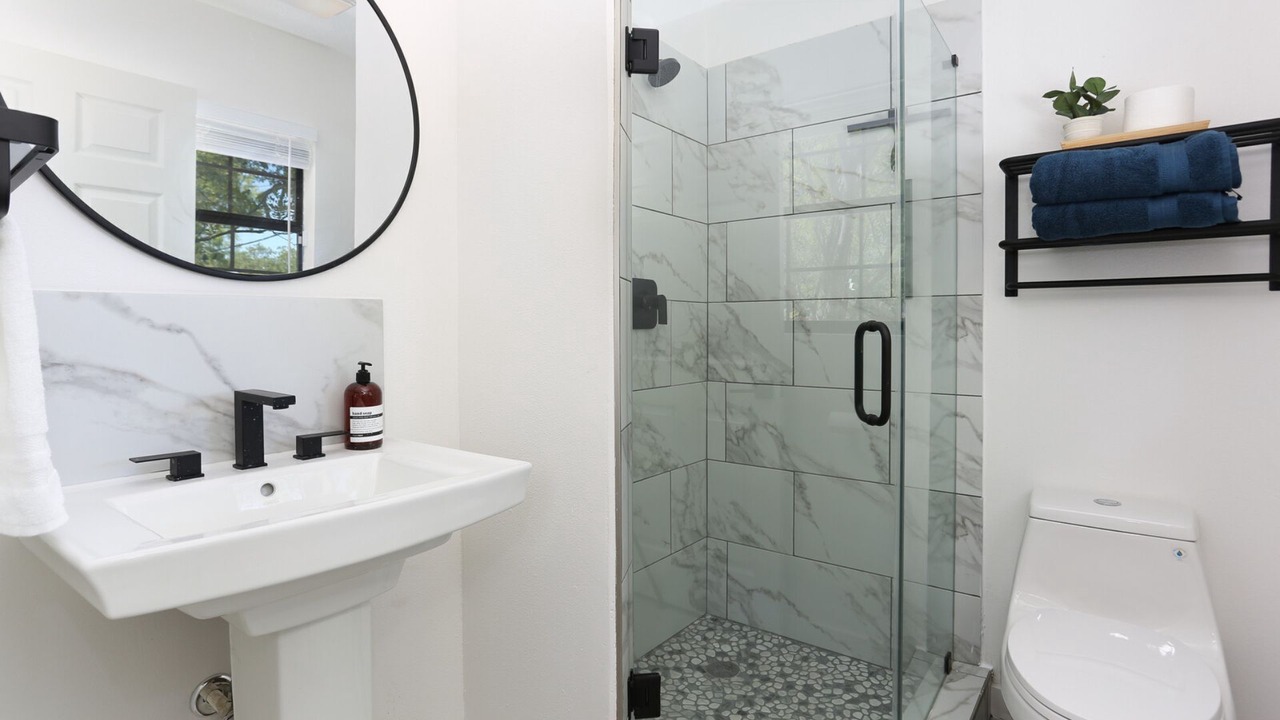 Photo of Bathroom in Oak Park - Northwood
