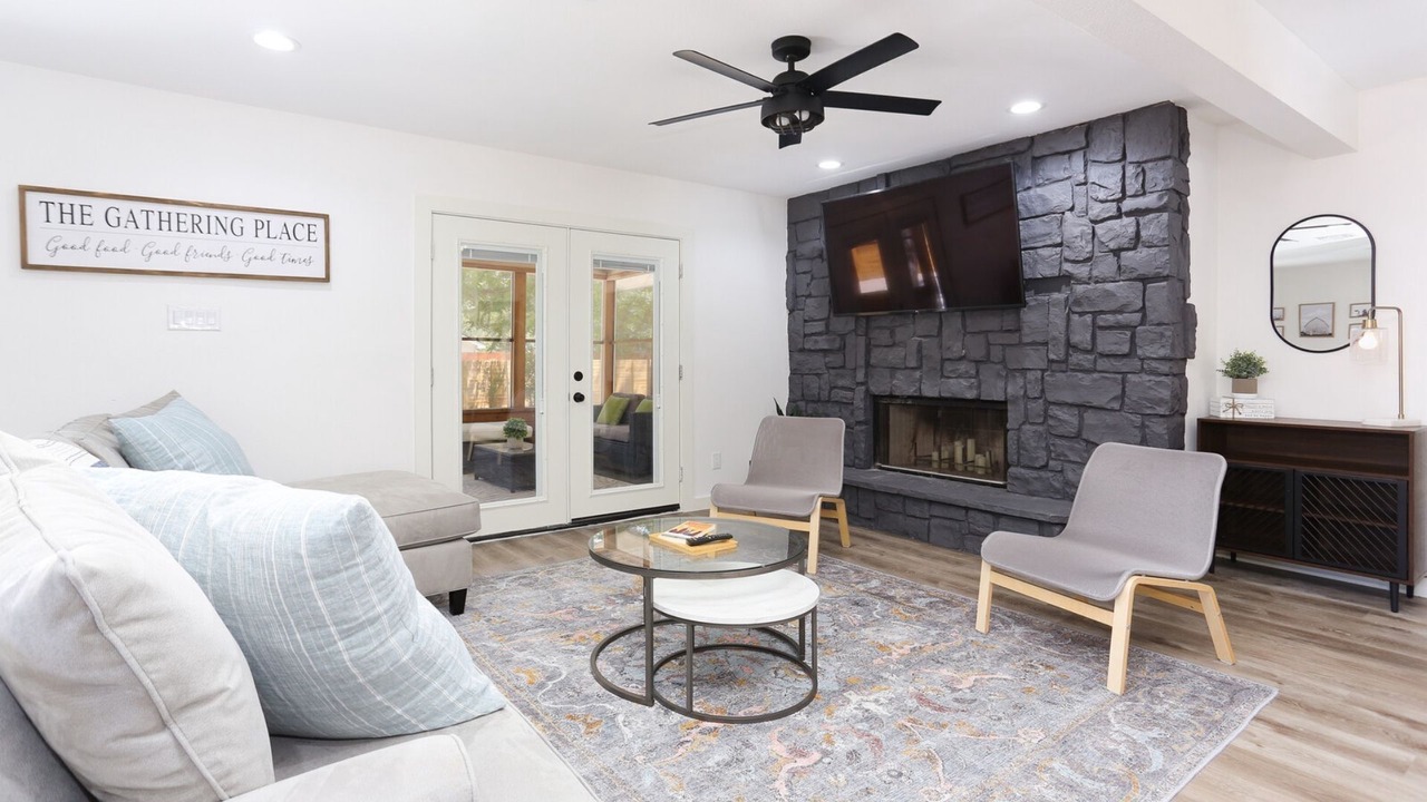 Photo of Livingroom in Oak Park - Northwood