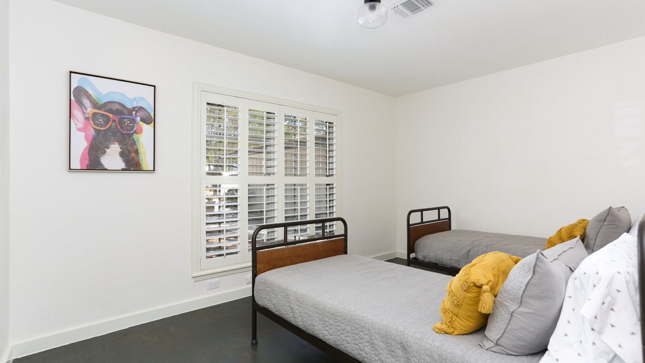 Photo of Bedroom in Oak Park - Northwood