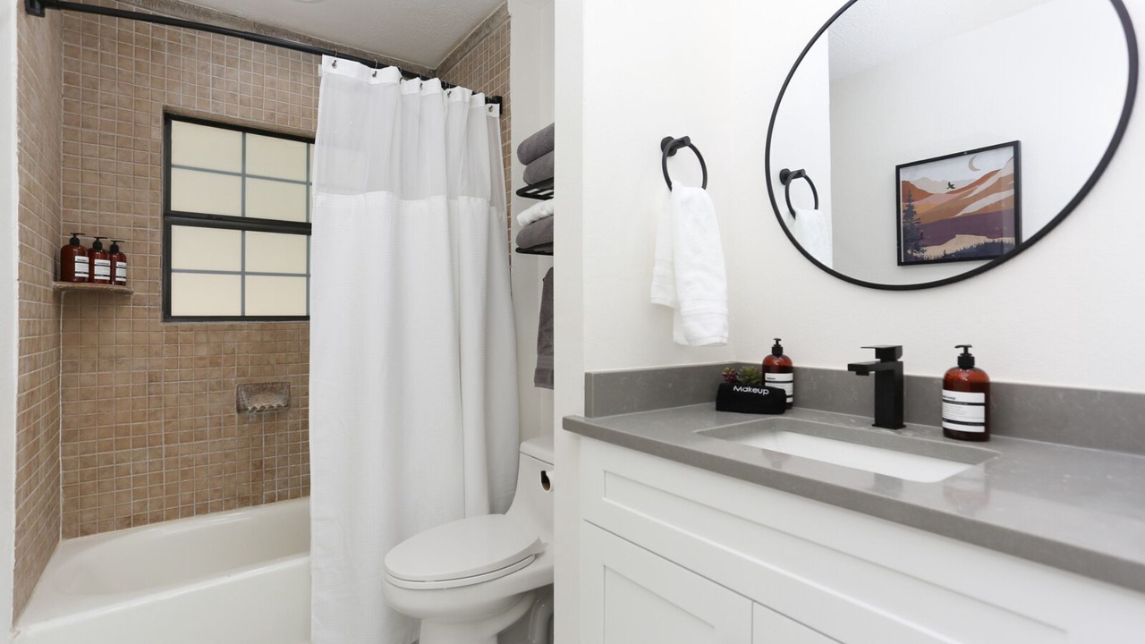 Photo of Bathroom in Oak Park - Northwood