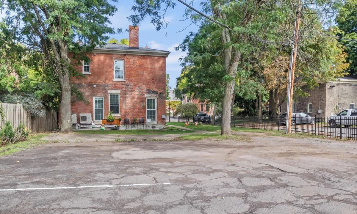 Photo of Others in Corn Hill
