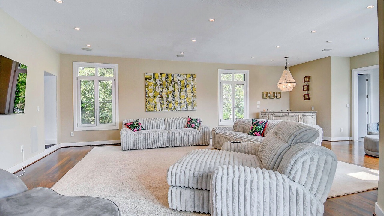 Photo of Livingroom in Northeast Virginia Beach