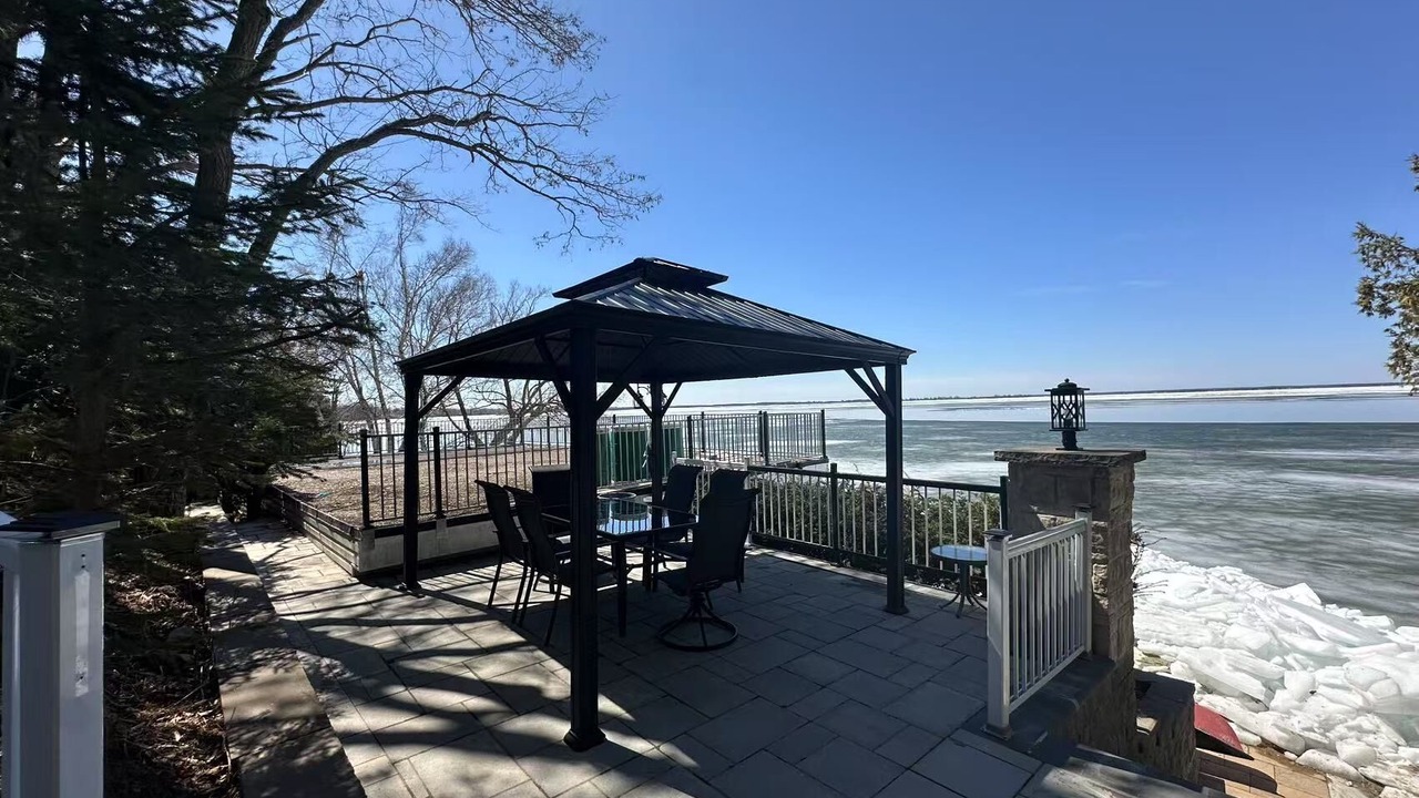 Photo of Outdoor in Brock