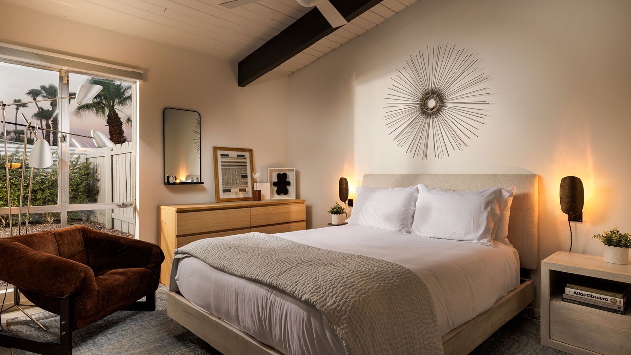 Photo of Bedroom in Racquet Club Estates