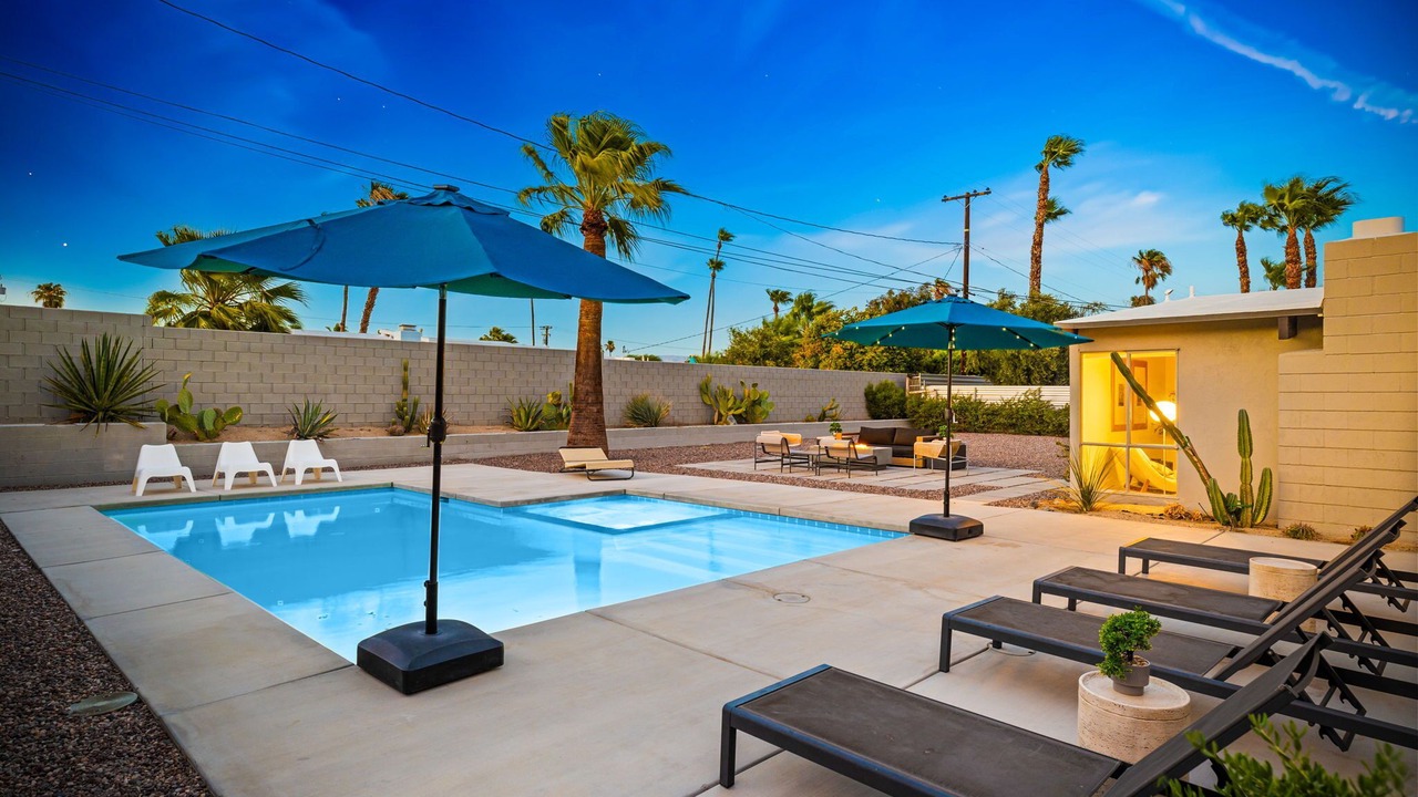 Photo of Outdoor in Racquet Club Estates