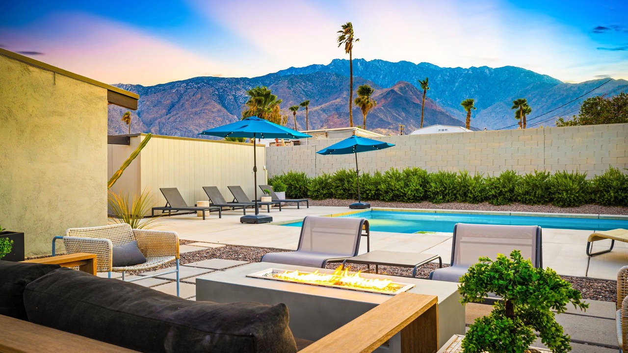 Photo of Patio Balcony in Racquet Club Estates