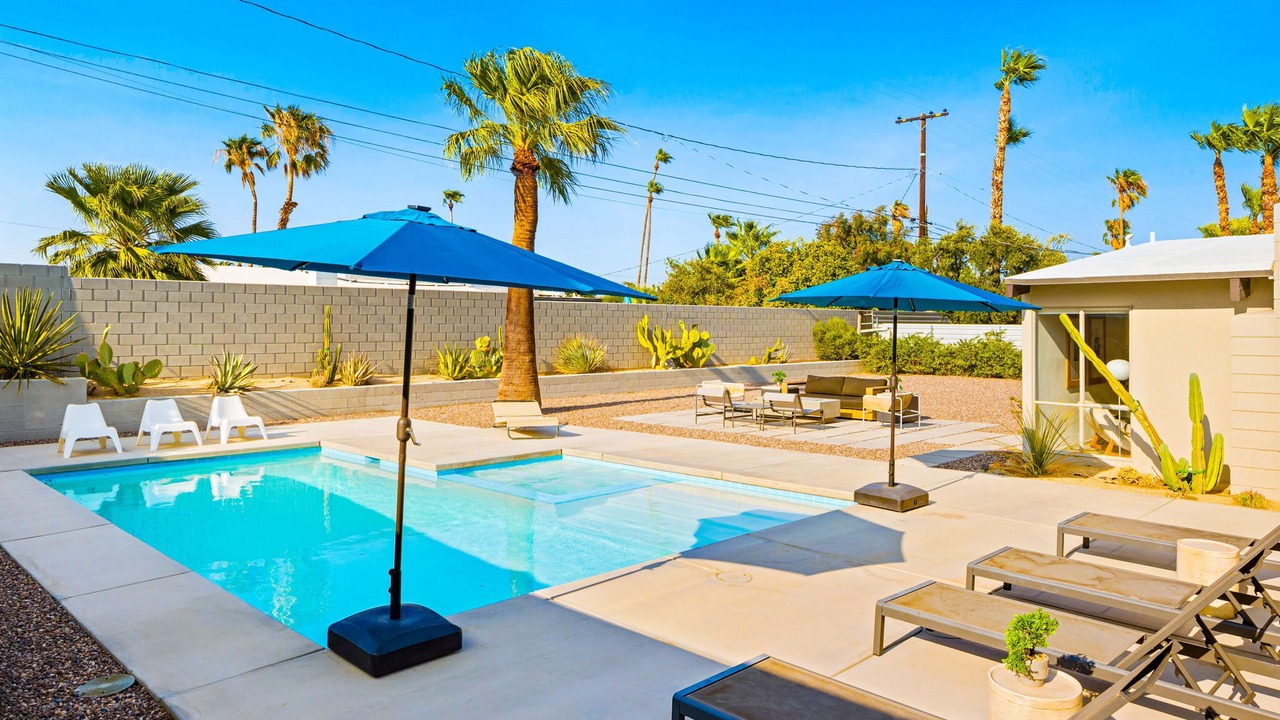 Photo of Outdoor in Racquet Club Estates