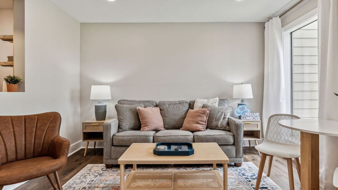 Photo of Livingroom in North Capitol