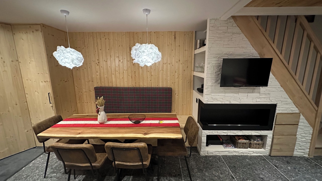 Photo of Others in Eclose-Est