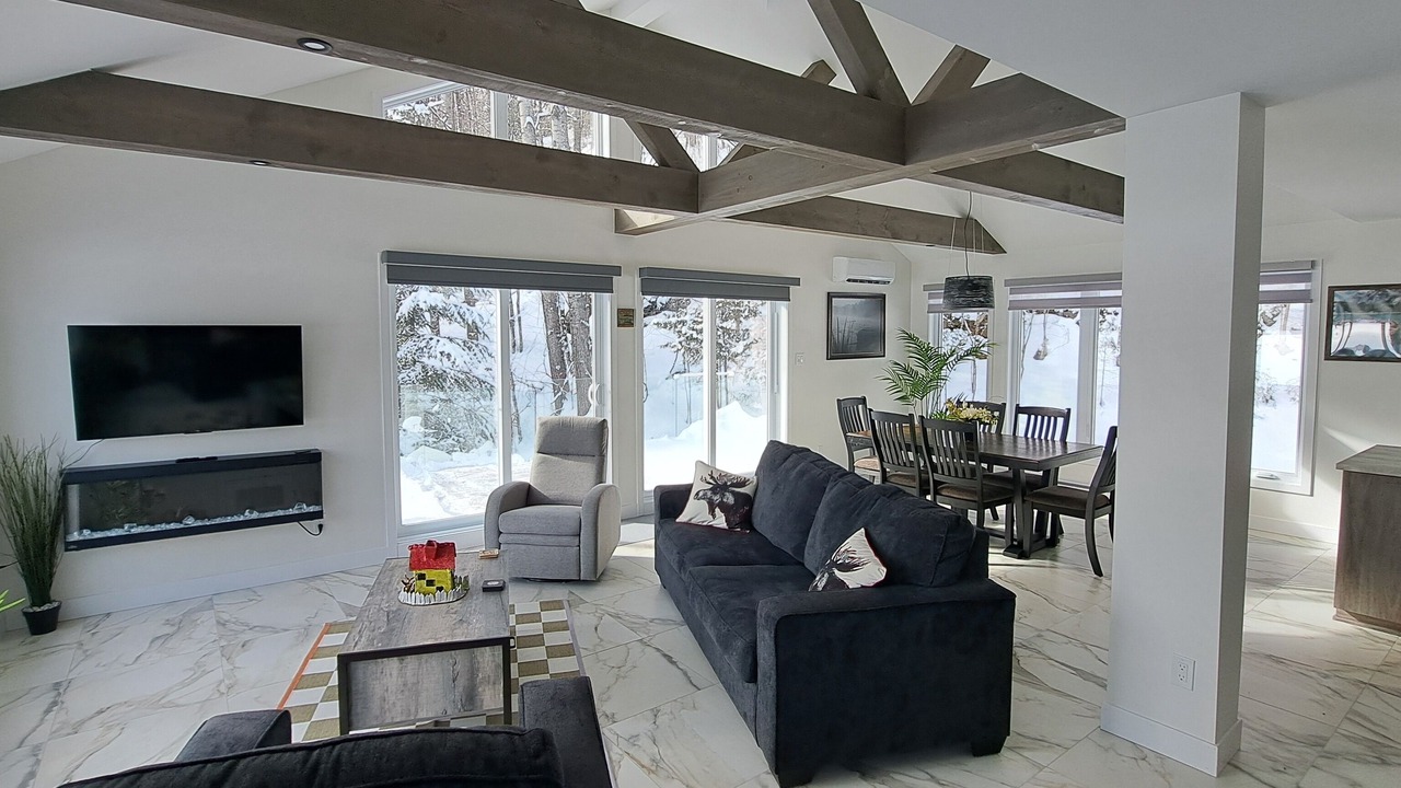 Photo of Livingroom in Val-des-Monts