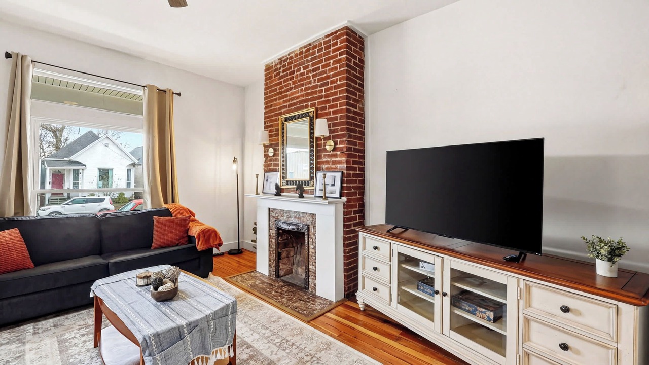 Photo of Bedroom in Shelby Park