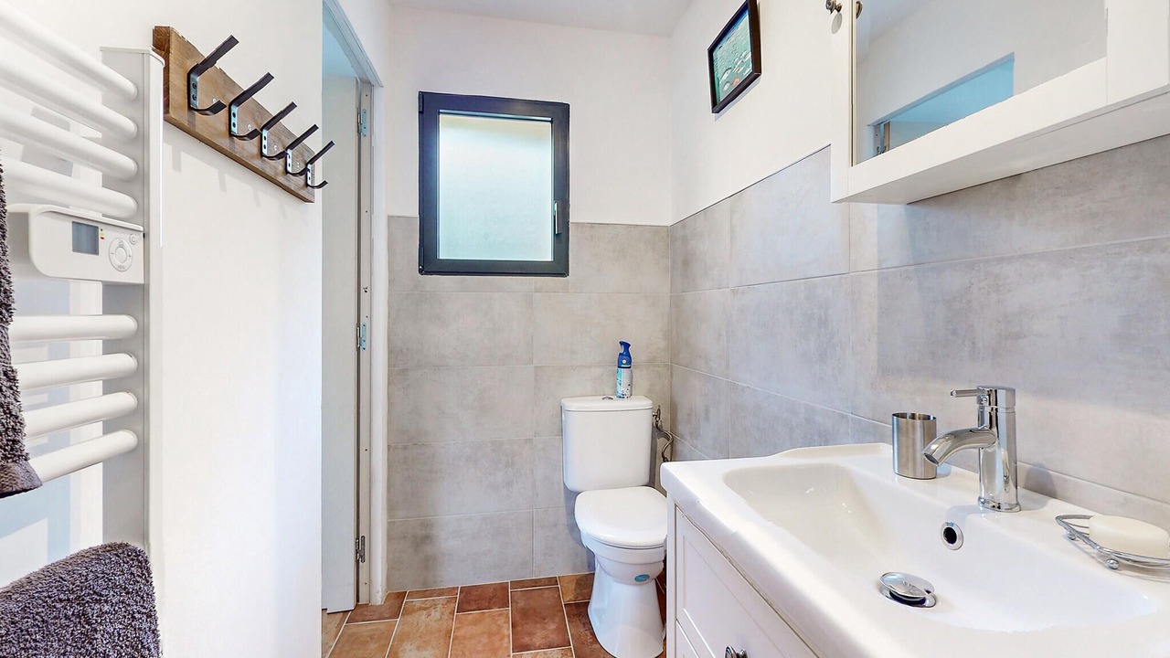 Photo of Bathroom in Woignarue