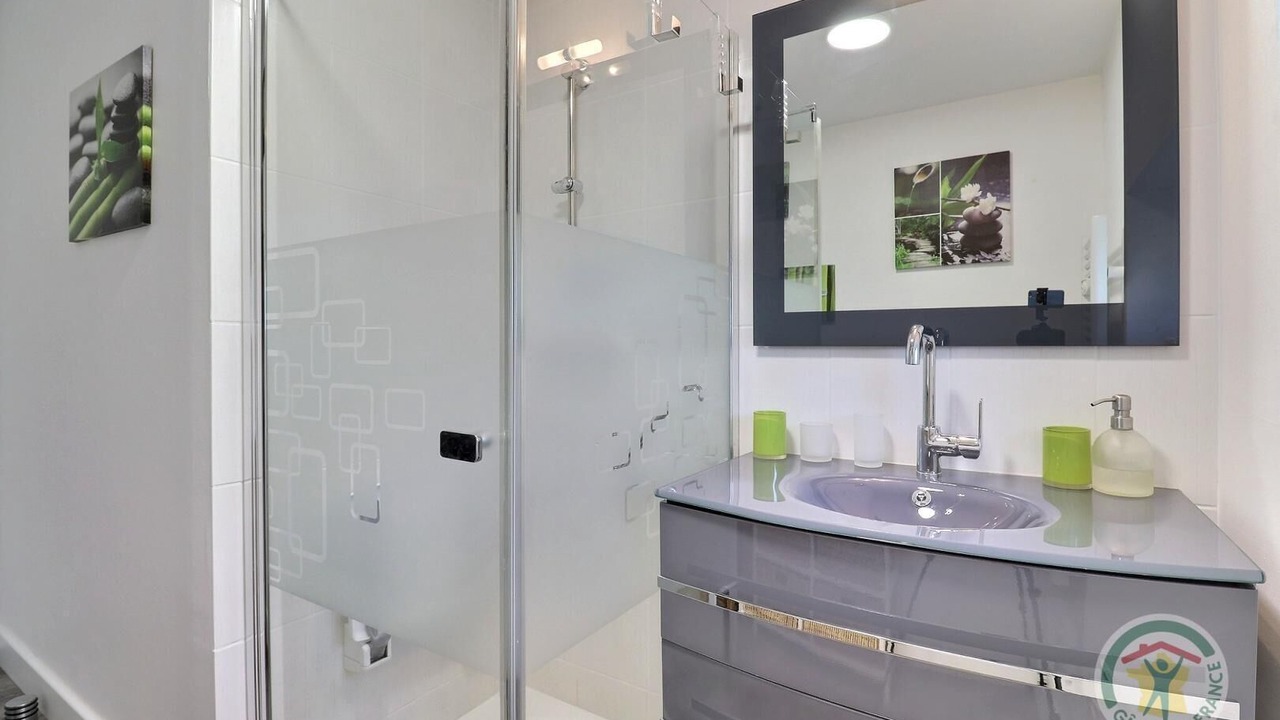 Photo of Bathroom in Saint-Brice-en-Cogles