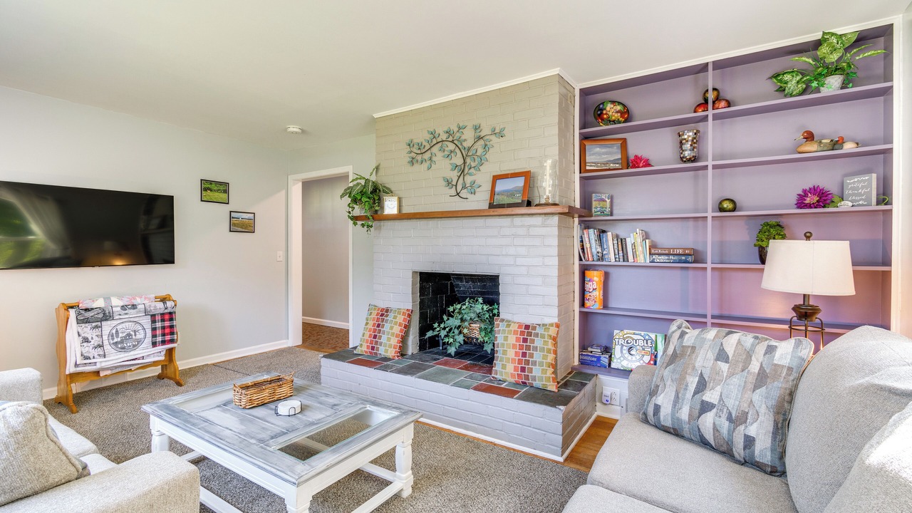 Photo of Livingroom in Victor