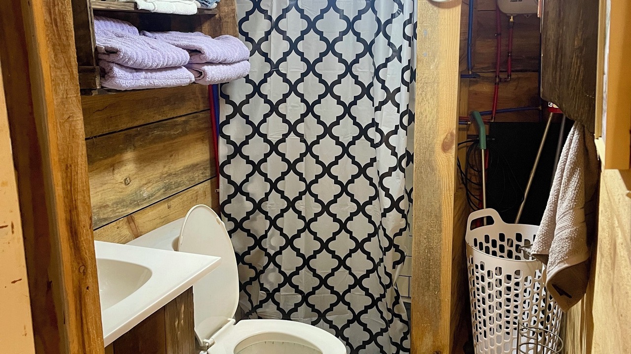 Photo of Bathroom in Waneta