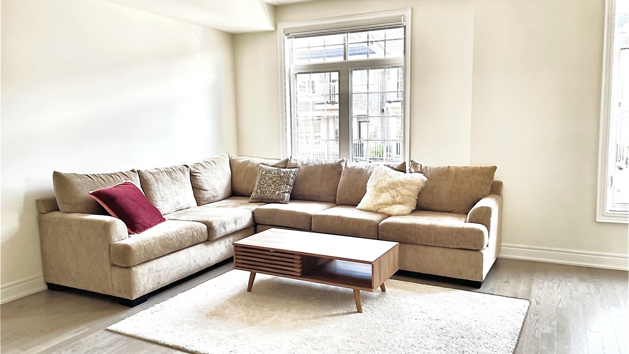 Photo of Livingroom in Markham